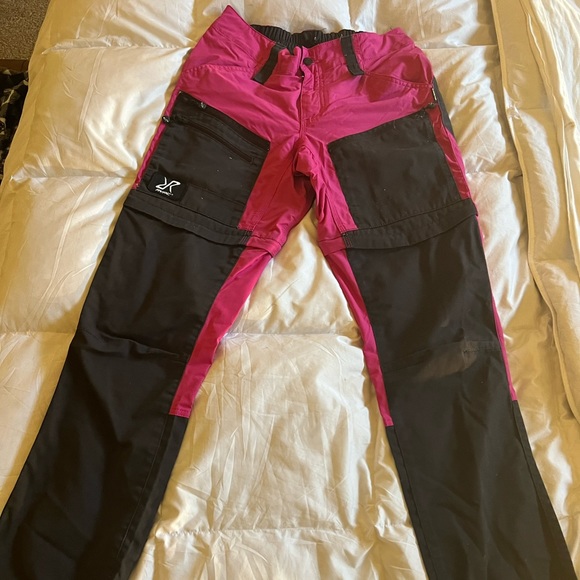 Revolution Race GP Pro zip off pants in pink - Picture 2 of 5